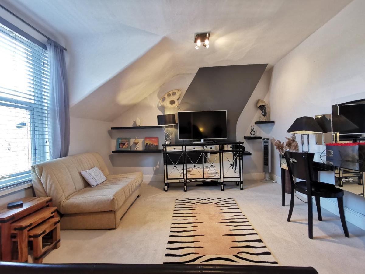 Victoriana Apartment, - Boutique