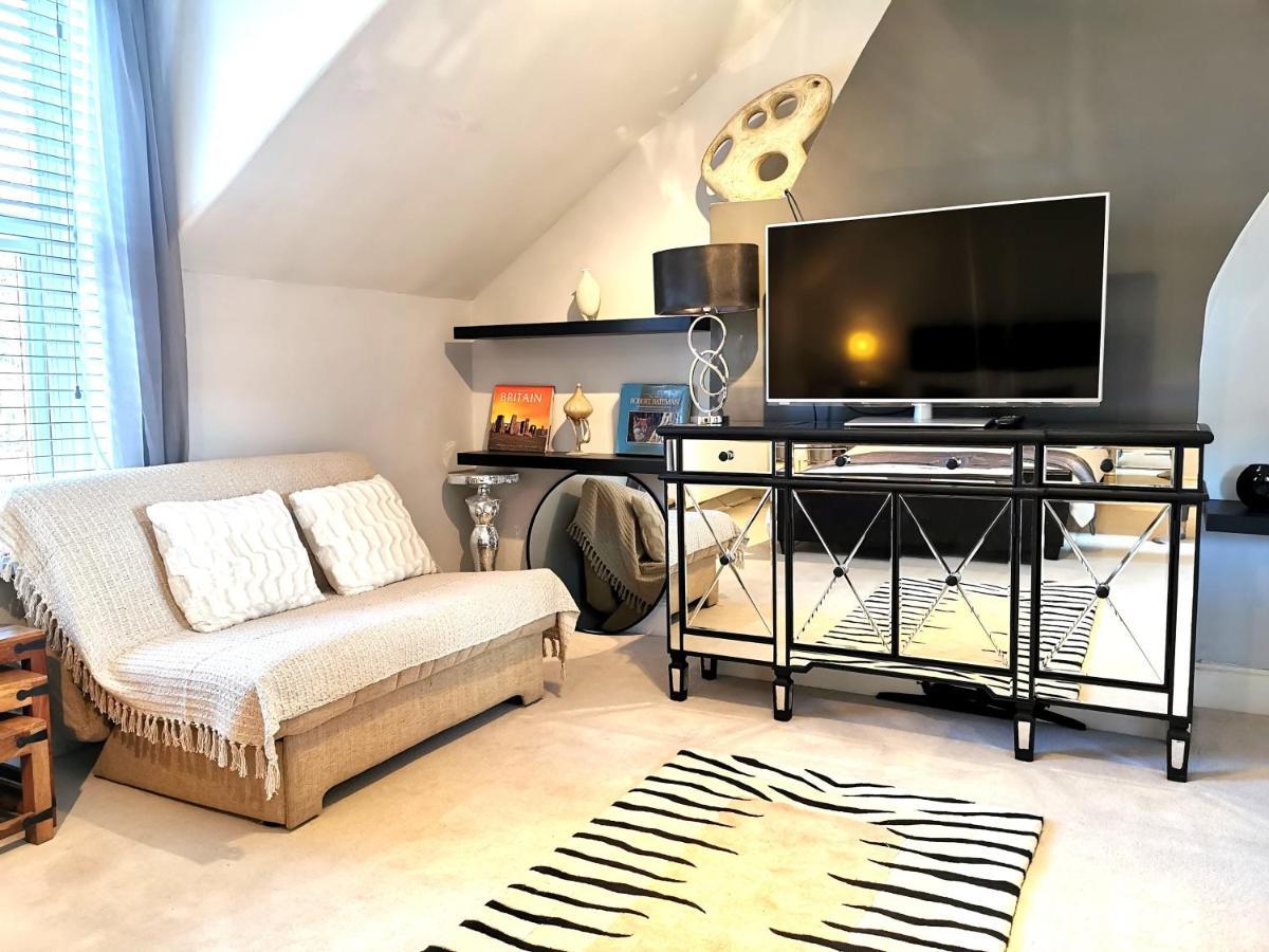 Victoriana Apartment, - Boutique Apartment *