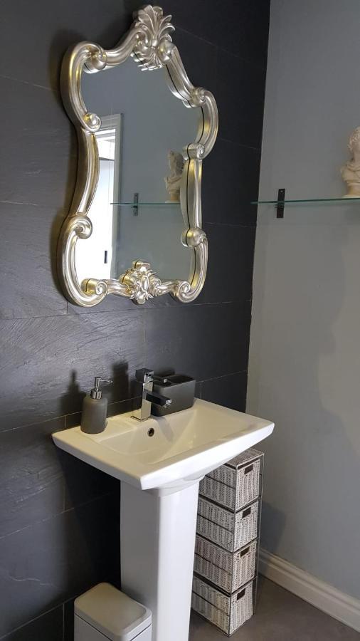 Victoriana Apartment, - Boutique *